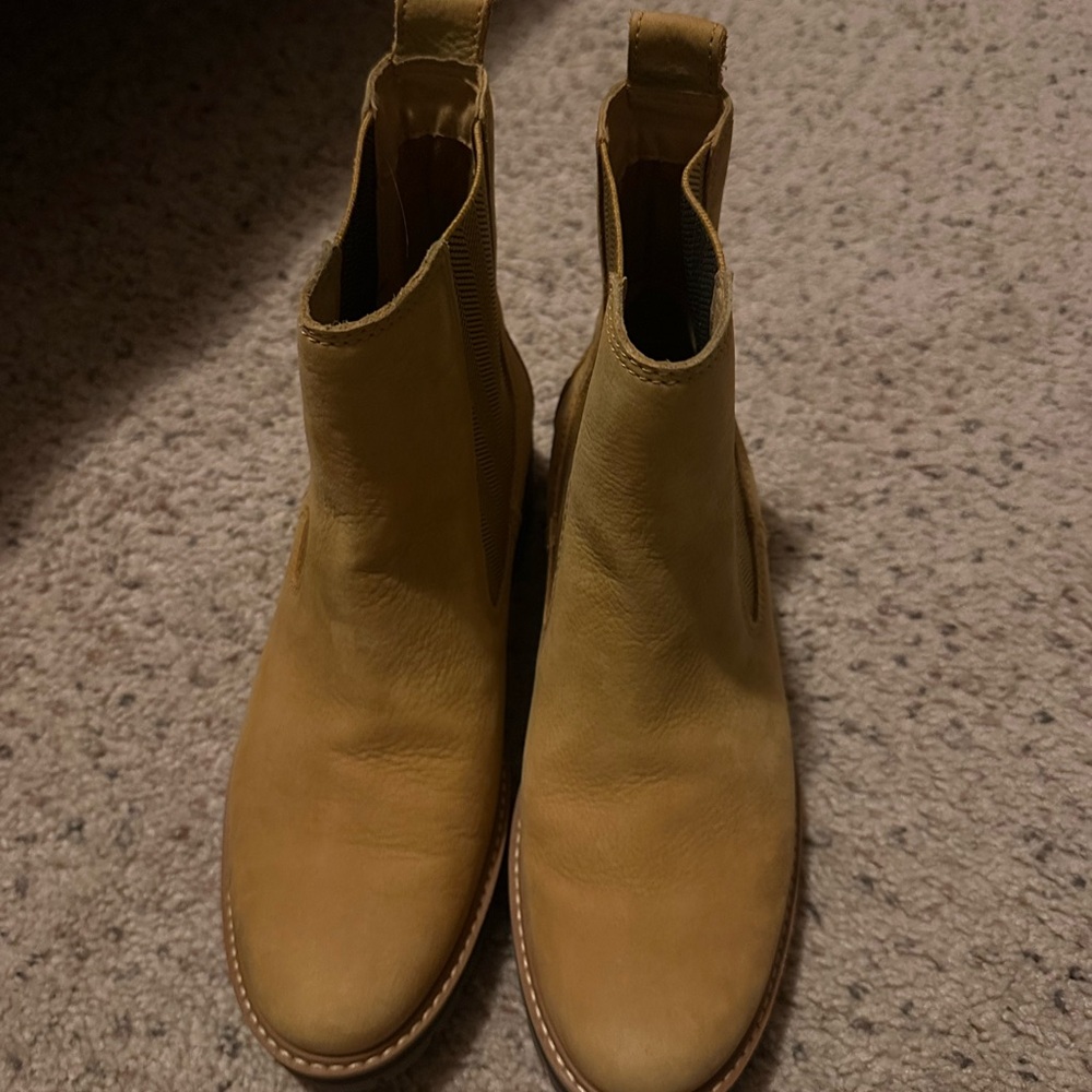 Timberland Brown Heeled Boots with Elastic Panels and Sturdy Sole